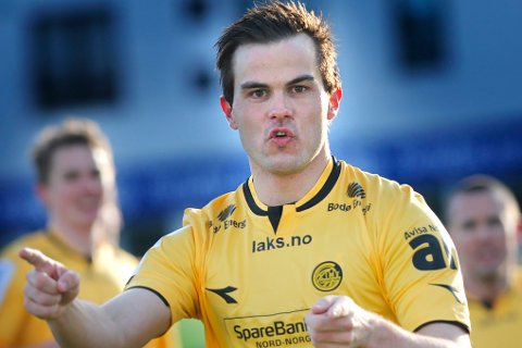 HistoriskeGlimt's tweet photo. 8 år siden: På denne dag i 2012 vant @Glimt hele 5-0 over @ikstart på Aspmyra. Jim Johansen scoret fire mål, mens Vini Dantas sørget for det siste målet. 

📷: Avisa Nordland

#glimt https://t.co/UmEiSuD5ZL