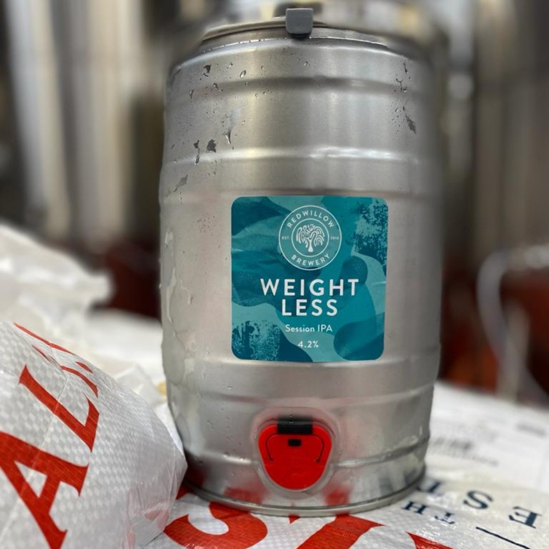 redwillowbrew's tweet photo. *MINI KEG COMPETITION*

Before we add them to the shop, we want to test how well they fare in the post. SO, we'd like to send a free WEIGHTLESS mini keg to one of you.📦

TO ENTER: RT this post and guess the weight of the mini keg in grams. Then post your guess below. (+18s only) https://t.co/L836lQEew1