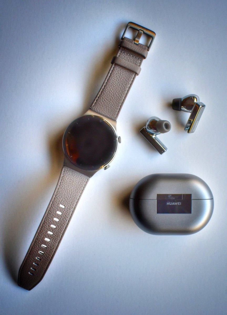 1goatroti's tweet photo. It's like @HuaweiMobileCAN knew that cold weather makes me hibernate so they sent over a few things to get me inspired to go outside. The Huawei Watch GT 2 Pro & Huawei Freebuds Pro are available in Canada as of today!! #gifted #Huawei_Partner #HuaweiLife https://t.co/D0rjKFkWVz