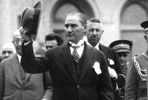 widersennse's tweet photo. "Cumhuriyet, düşüncesi hür, anlayışı hür, vicdanı hür nesiller ister."

- Mustafa Kemal Atatürk

Cumhuriyetin ilanının 97. yılı kutlu olsun! https://t.co/Wd4qzlCULe