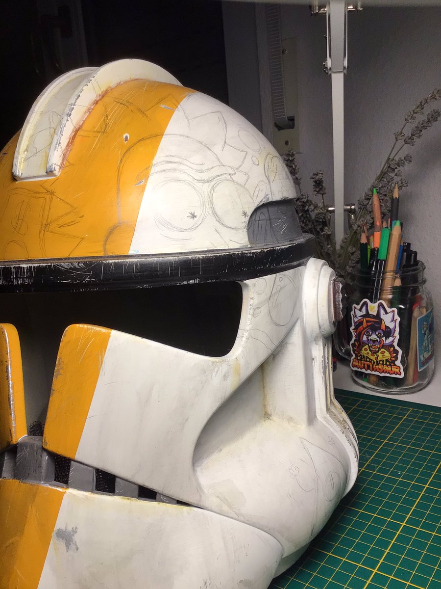 Male gerade an einem Star Wars Helm #commission #artist