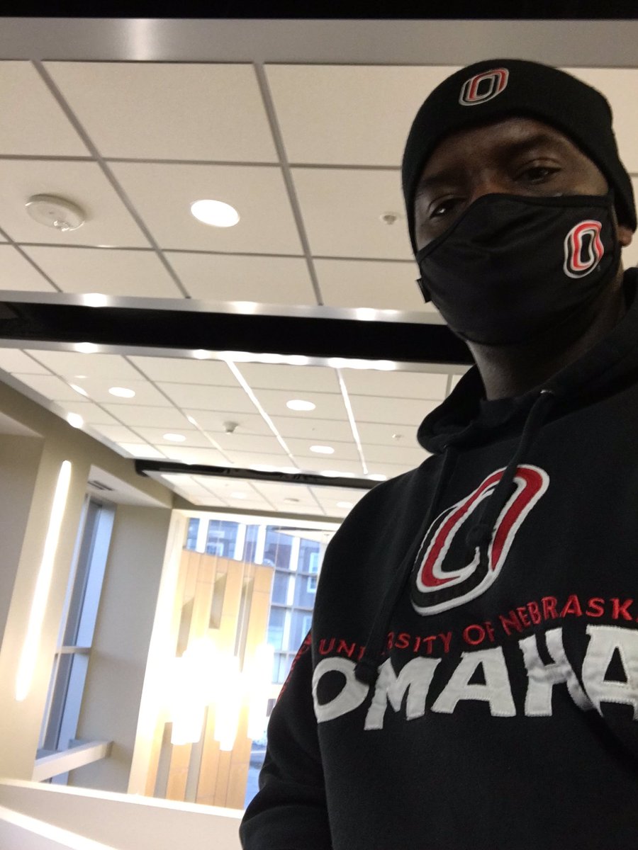 danero3589's tweet photo. #WearBlackGiveBack @UNOCEHHS @UNOBSU https://t.co/kFqi5edV4E