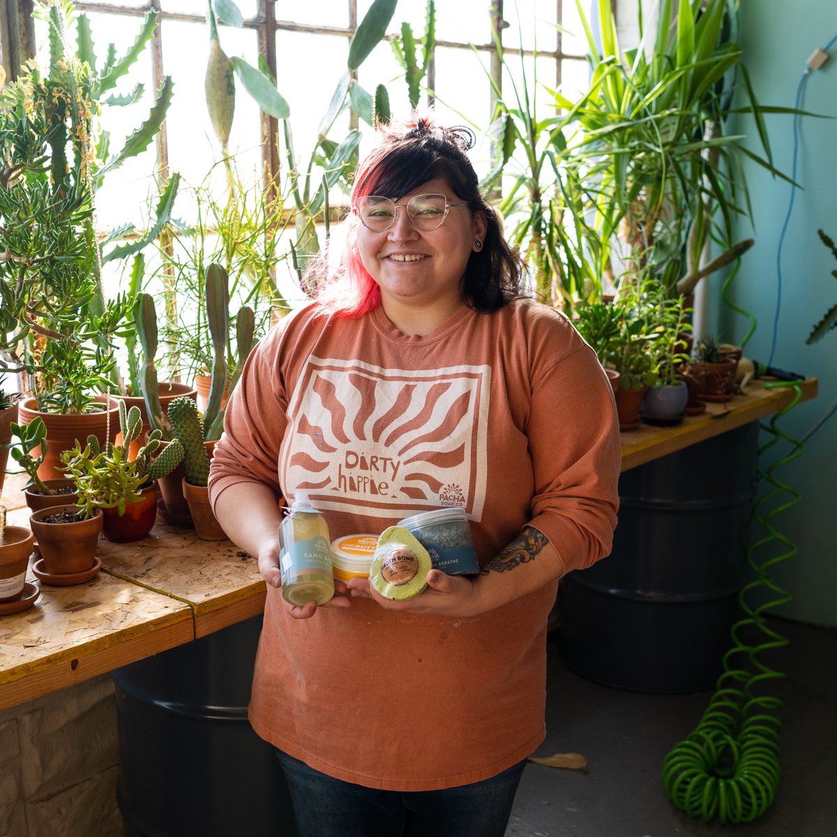 Here at Pacha, we take pride in the fact that our team loves &amp; uses our products! Meet Jacinia, one of our Product Development Specialists. Her favs are:
🌊 Sand &amp; Sea Premium Hand Wash
🤲 Vanilla Almond Whipped Hand &amp; Body Butter
🥑 Avocado Froth Bomb
🧖 Breathe Mineral Soak