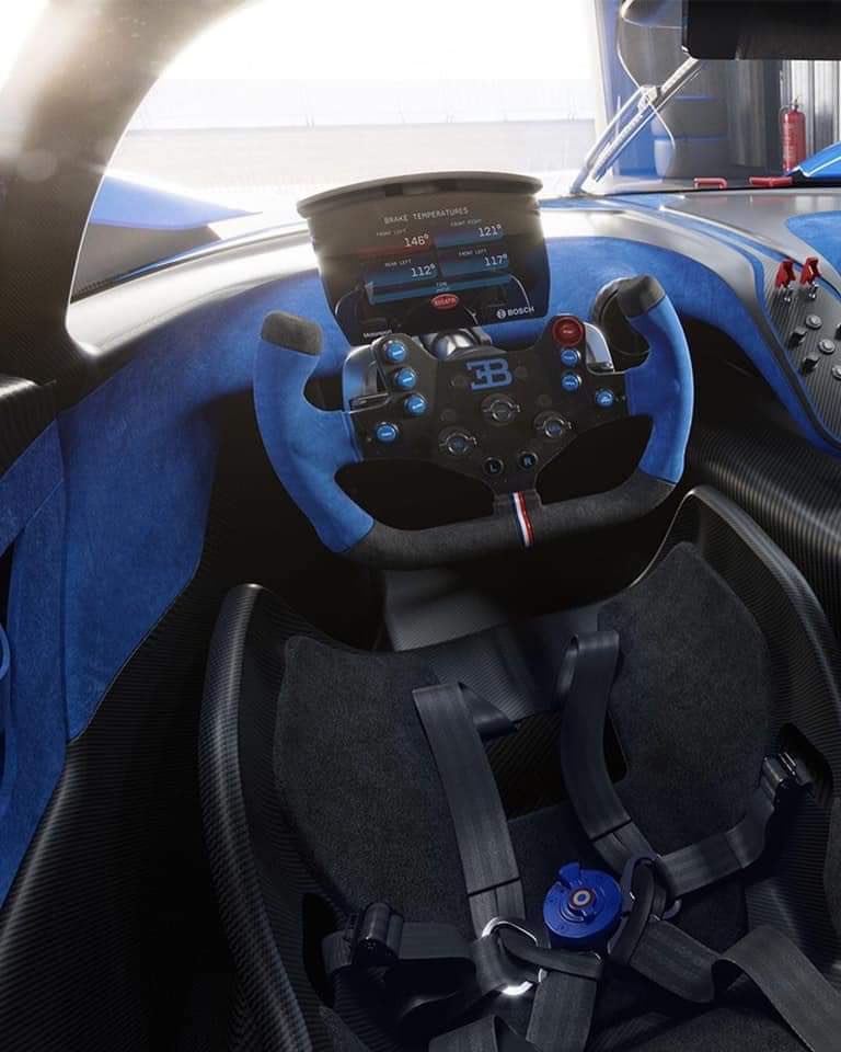 VINTTR0's tweet photo. Bugatti's developed an extreme, track-focused hyper sports car with an weight-to-power ratio of 0.67 kg per PS?

#Bugatti #BugattiVeyron #BugattiChiron #bugattiboyz #bugattivisiongt #car #cars #petrolhead #supercars #coolcars #carpassion #caremosion #carpicture #vinttro https://t.co/KevLcq4riE
