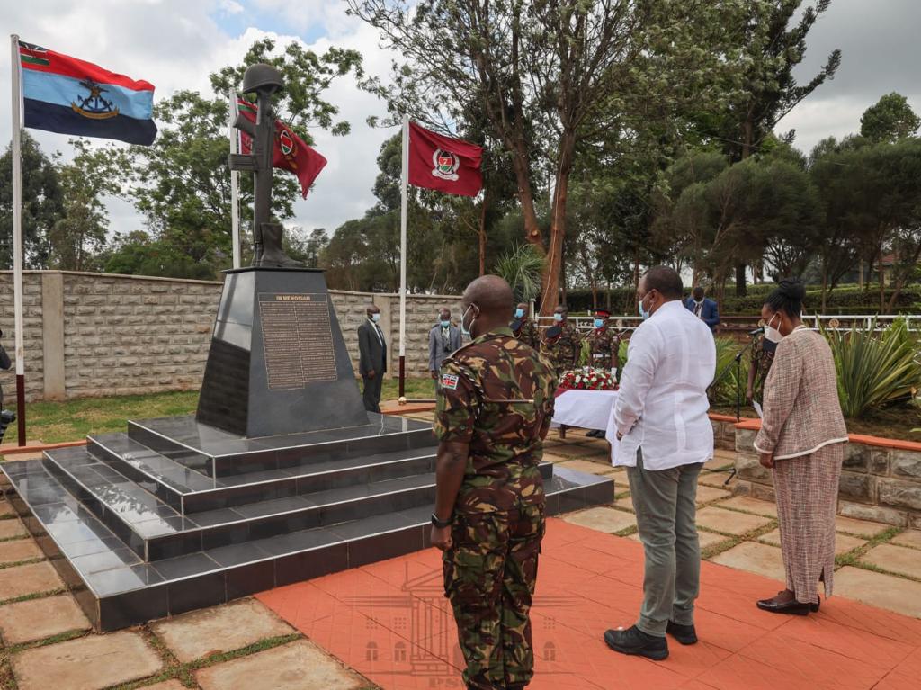 Monica_Juma_'s tweet photo. The Commander in. Chief started the day with paying respects and laying a wreath to the gallant heroes and heroines that paid the ultimate price for our nation. Their sacrifice will never be in vain. https://t.co/MuXuCRSQ88