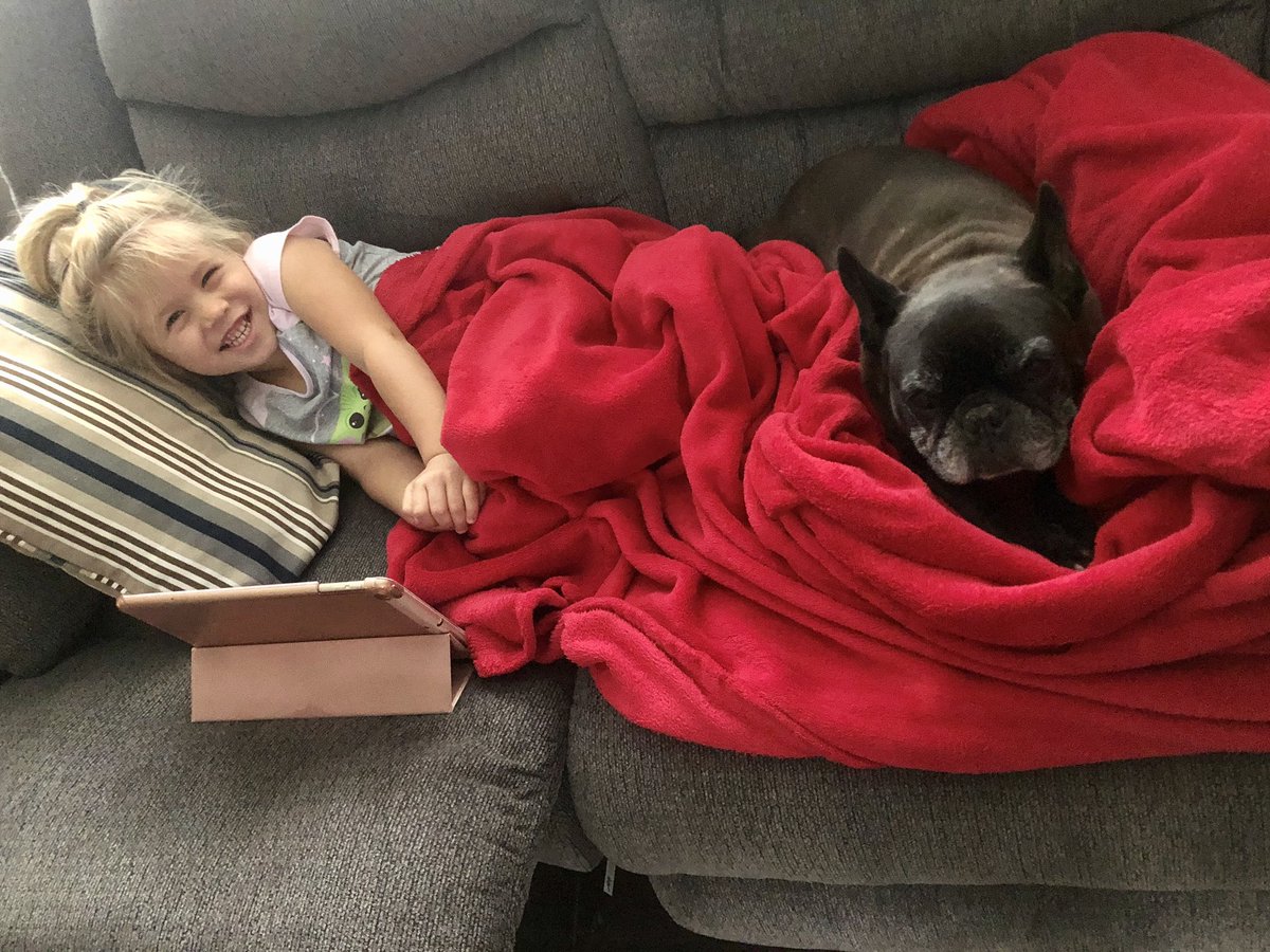 _Pierre21's tweet image. Snuggles are my favorite. 🥰