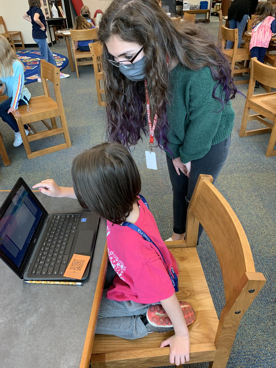NHSTeachTrain's tweet photo. 2nd Year @NHSTexans Interns are busy reading to their class, helping during library time, as well as making anchor charts! @NHSEdCoaching https://t.co/Q6DU553SSu