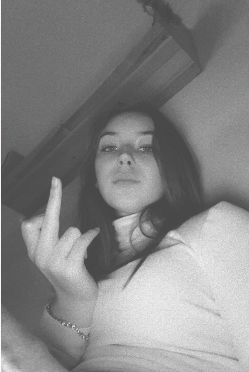 Knie nieder, hässlicher.
Du bist und wirst immer unter mir bleiben. Ich bin dir viel zu überlegen😈
• findom findomgoddess findomme geldherrin geldsklave finsub paypig humanatm #finD • https://t.co/y6PTpnLp3c