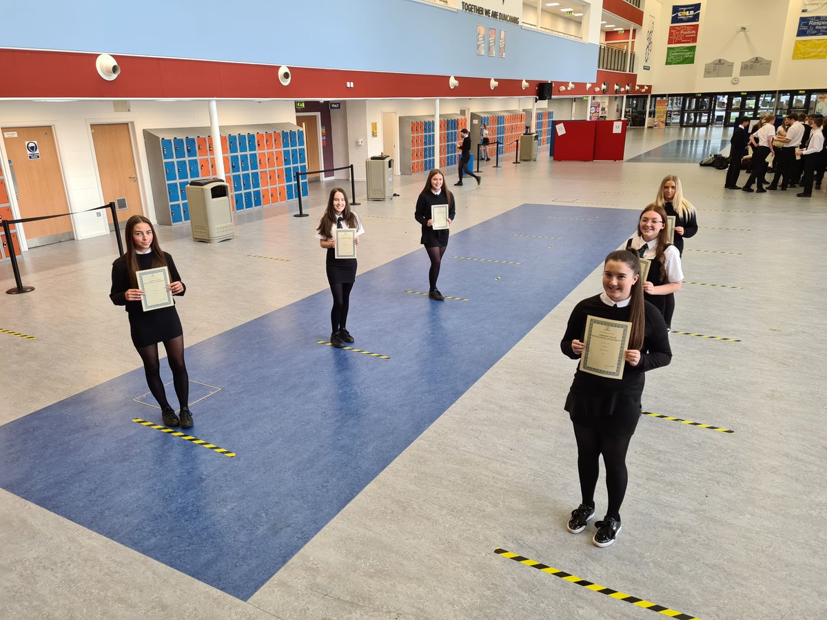 DuncanrigParti1's tweet photo. Congratulations to all our S4 prize-winners who received their Certificate of Outstanding Attainment today. #togetherweareduncanrig
@DuncanrigScndry https://t.co/uj0iLgNZhn