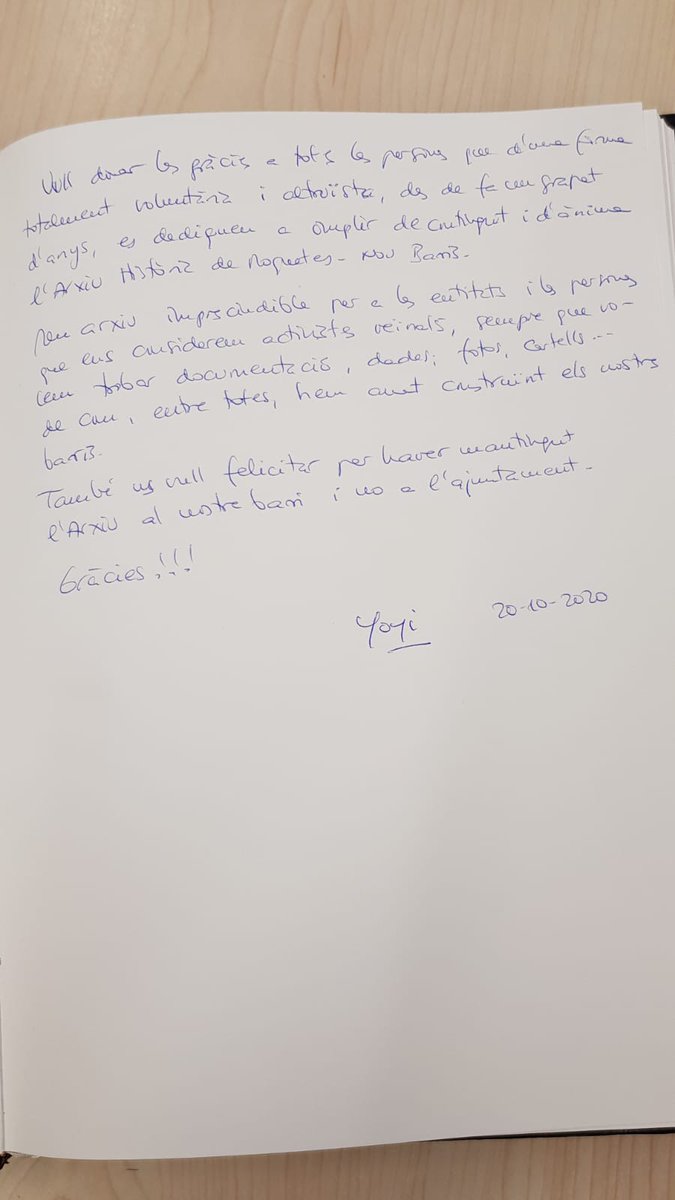 ArxiuHistoric9B's tweet photo. Ja tenim nova dedicatòria en el #llibred'honor d'@ArxiuHistoric9B, #Yoyi, presidenta de l'AV #Verdum https://t.co/oLwn06EbO0