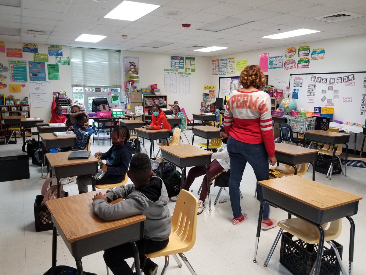DMills01's tweet photo. Although I'm a school administrator, my first love is and will always be teaching! #classcoverage #noproblem #allhandsondeck #instructionalleadership #modelwhatyouexpect @StonewallTell @RonMaxwellFCS1 https://t.co/EoHFKk0UoP