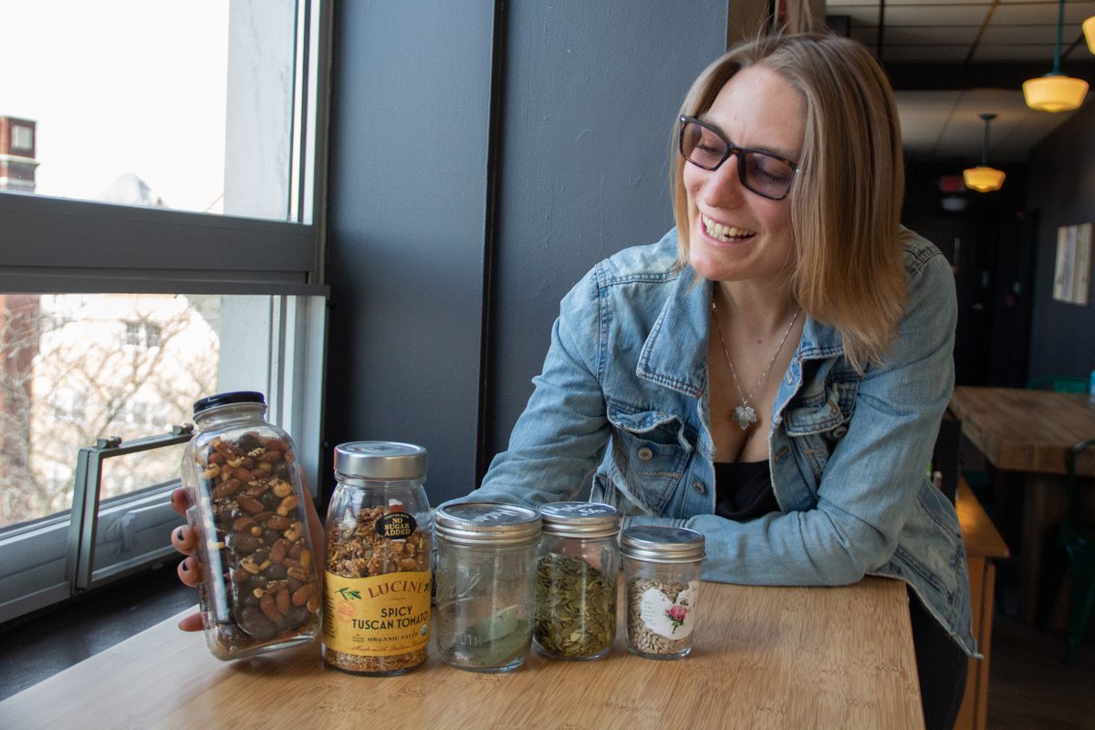 “My friends call me the chameleon.” Read about how Marina McCoy, Vermont’s 2020 Young Entrepreneur of the Year, adapted in the COVID era (from this week’s #VtSBDC blog The Starting Point)

vtsbdc.org/acting-on-impu…