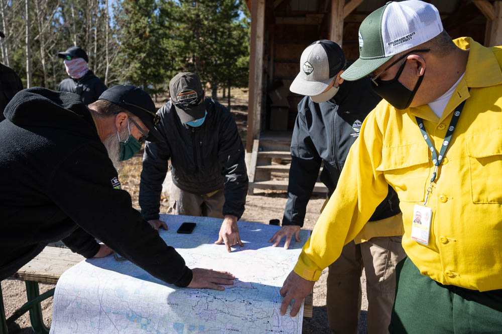 Earlier this month, firefighters put their lives on the line to save the #ColoradoState Mountain Campus from the #CameronPeak fire.
We're grateful to them, and so many others, on #NationalFirstRespondersDay.
Thank you for protecting our communities 💚
https://t.co/ZXHvF7502c https://t.co/tROPn7wrtx