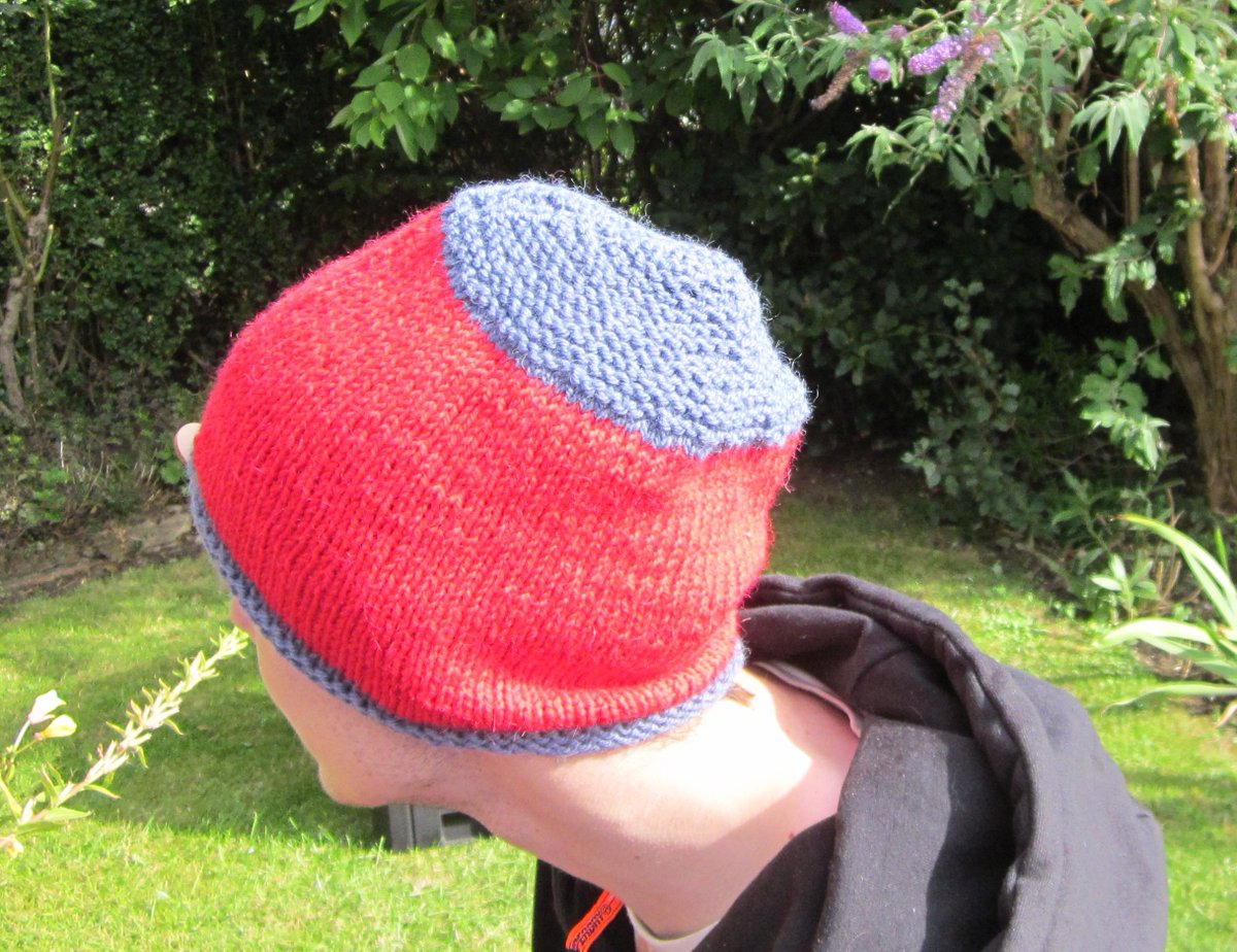 Good evening #womaninbiz #inbiz hope you have all had a good day - if wet. Keep your head warm with one of my #handmade #beanies
shop.knitclaire.co.uk