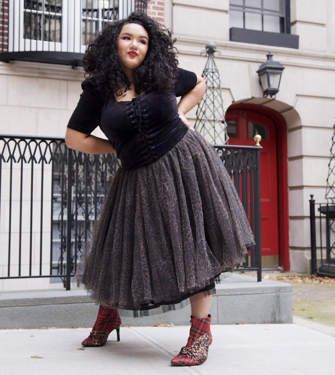 xoBetseyJohnson's tweet photo. True Blue Betsey! My brand new collection with @TorridFashion means everything to me! Thanks to all my #Betseybabes out there! @thegracecd XoX💋💋👗💕💕💕
#Torrid🖤BetseyJohnson #FeelTheFit #BetseyJohnson 
👉https://t.co/uTNfnSc48g https://t.co/4L4eOTr5VH