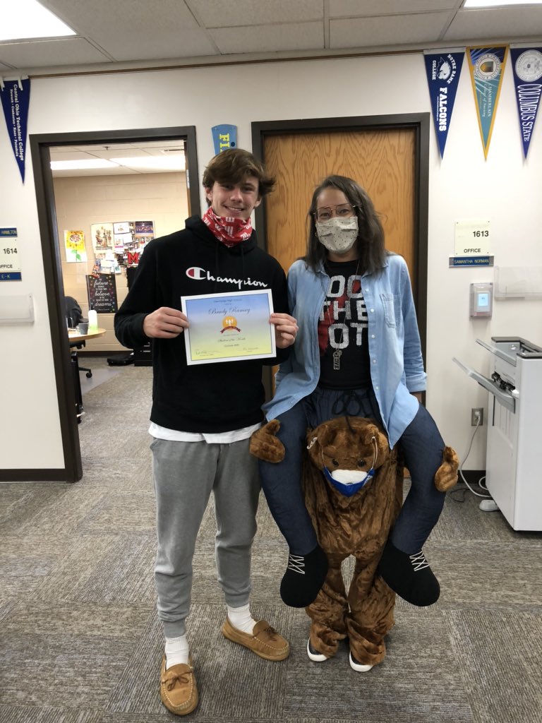 ap_tfedak's tweet photo. Congrats our OHS October Students of the Month! 12th-Braden Ramsey, 11th- Liane DeFalco, 10th- Ellie Murphy, 9th- Hamza Elsheikh. Congrats to these Braves! @RGOHSPrincipal @WTsai @OHSAPDavis @OHSathletics @Braves_Guidance #BeBRAVE https://t.co/UNgNGbXPHL