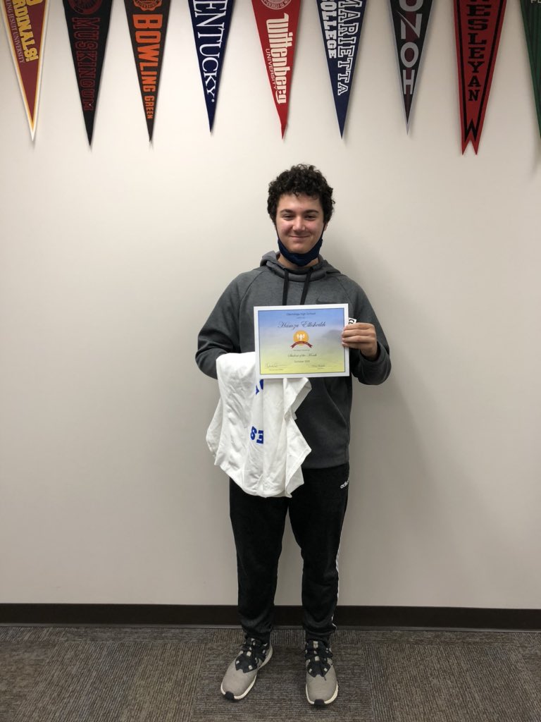 ap_tfedak's tweet photo. Congrats our OHS October Students of the Month! 12th-Braden Ramsey, 11th- Liane DeFalco, 10th- Ellie Murphy, 9th- Hamza Elsheikh. Congrats to these Braves! @RGOHSPrincipal @WTsai @OHSAPDavis @OHSathletics @Braves_Guidance #BeBRAVE https://t.co/UNgNGbXPHL