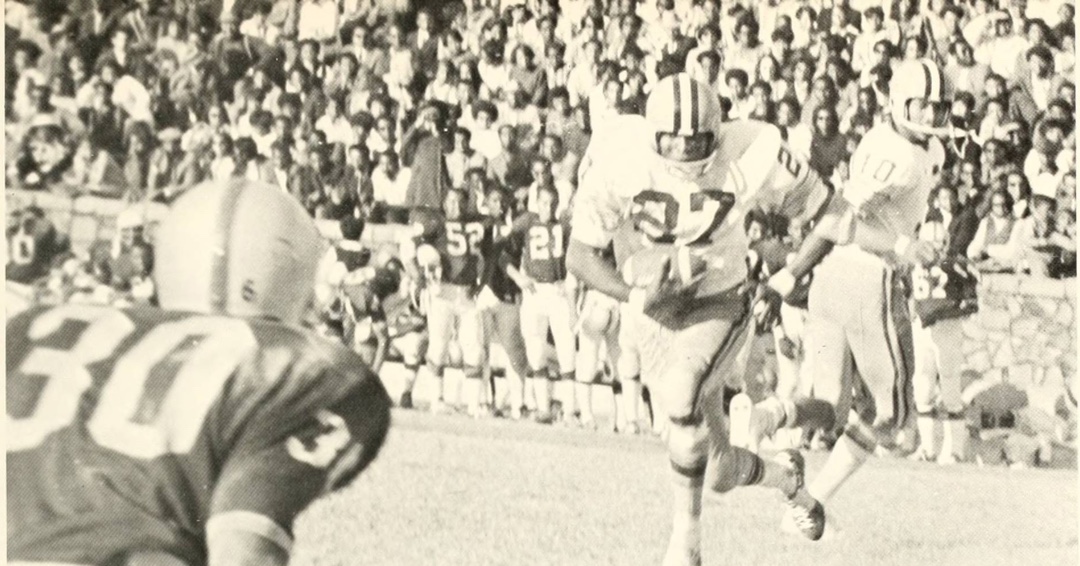 JCSUSports's tweet photo. JCSU Homecoming memories....Let's take it back 50 years ago, yes this is in 1970. Look at the crowd as Bill Dusenbery takes the ball to score! https://t.co/UF5oQBJGHc