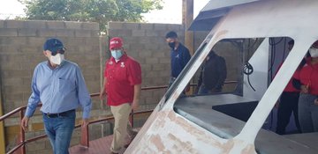 Navimca's tweet photo. Hoy recibimos inspección de parte del Pdte de @inea_venezuela en la construcción de buques tipo catamaranes que se ejecutan en nuestro prestigioso astillero.
-
-
-
#Navimca
#astillero
#Varaderos
#marinerslove #boatbuilding #boatrepair #yatching #boatwork
#cumana
#Venezuela https://t.co/pq8GKAh5hV