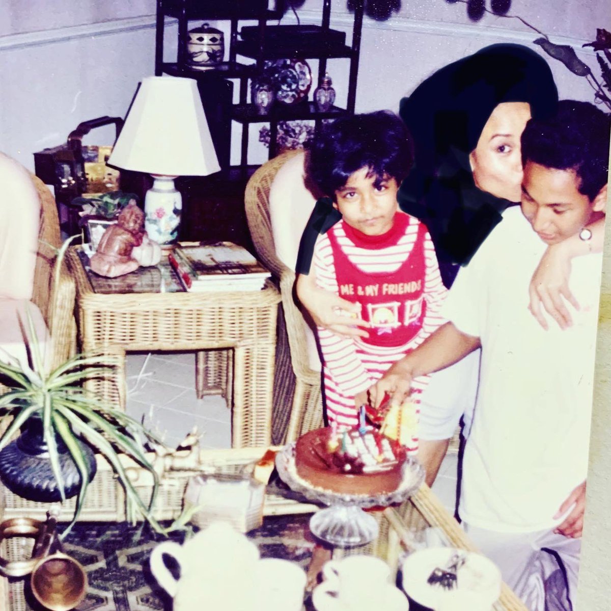 milarockey's tweet photo. Found some old photos! This is us. Sis, Syed and me. Growing up, we travelled, laughed alot, smiled alot, fought alot 🤣
I miss the times we spent together.. the 3 of us...
#syedsuhail #antideathpenalty #savesyedsuhail #endcrimenotlife #abolishdeathpenalty #weareallhuman https://t.co/TcvpwBdU0U