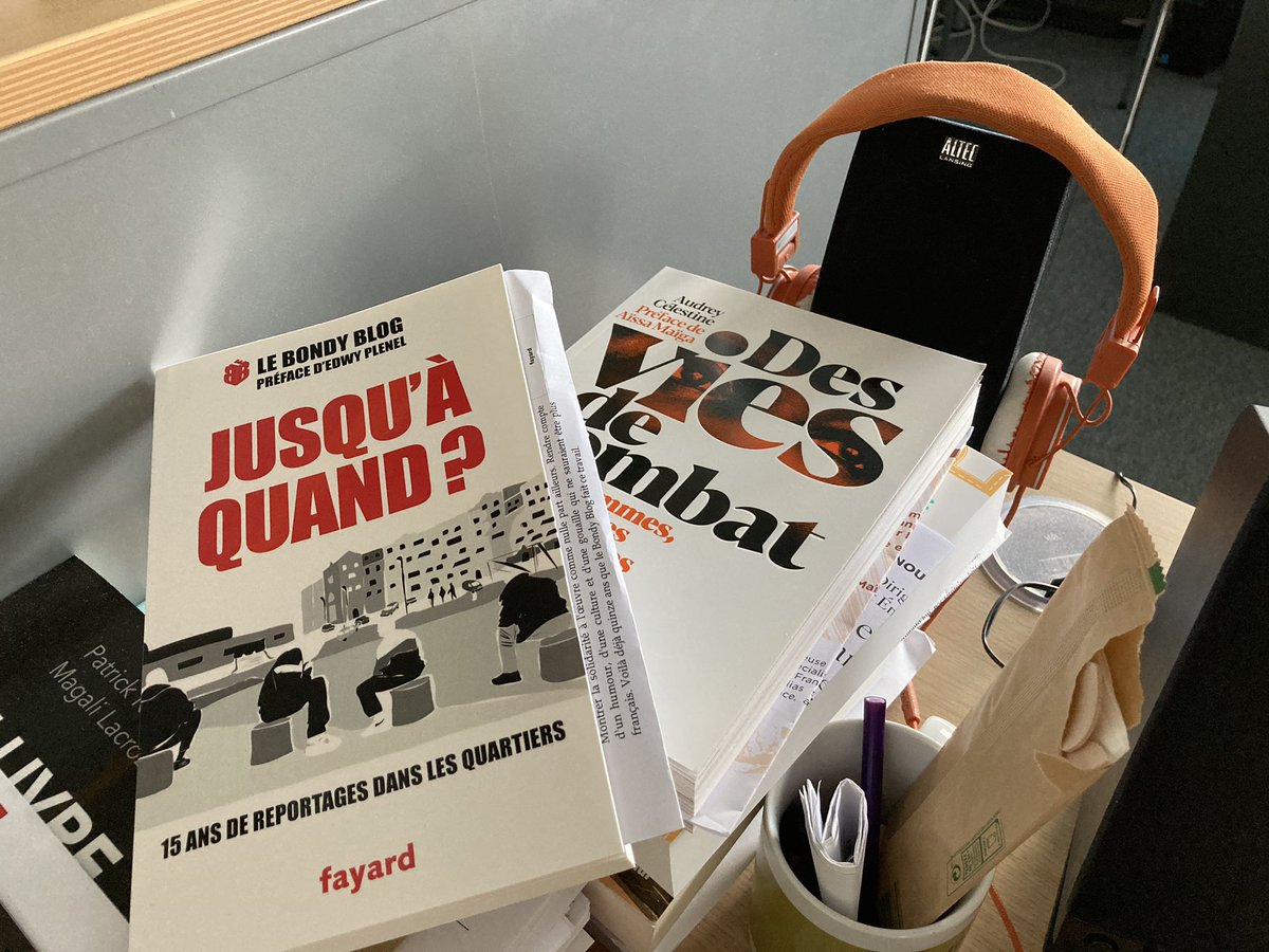 Claire_Choo's tweet photo. Une bonne nouvelle tout de même en ces temps tourmentés, j’ai reçu ces deux merveilles, que je voulais acheter d’ailleurs. Je vais pouvoir les ramener chez moi 🙃
#justontime
#reconfinement
#teletravail 
🙏🏽 @LeBondyBlog @audreycelestine https://t.co/ljkHDlTYPU