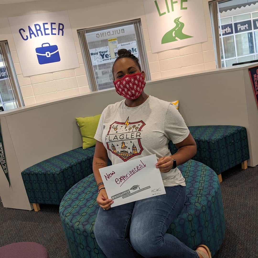 FLCollegeAccess's tweet photo. The Student Success Center at North Port High School encouraged its Class of 2021 Bobcats by sharing some really important reasons for continuing their education. #WhyApply #WhyApplyWednesday @American_CAC @EducationFdn https://t.co/esmrXfVgOb