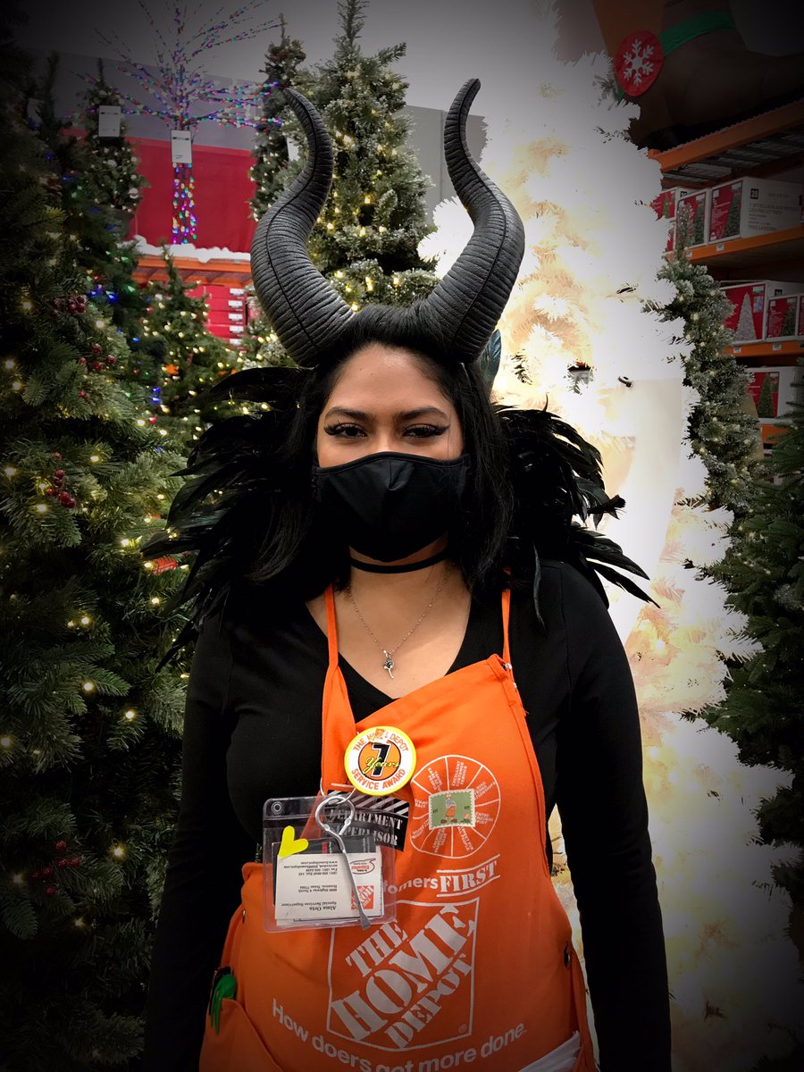 drlnlopez85's tweet photo. Cashier Appreciation Theme of the Day: #Disney! We have Maleficent, Princess Jasmine, Kim Possible, Minnie Mouse and A cameo by Mickey. Looks great team! #HD6506 #PowerOfTheGulf #d2sixO https://t.co/keOahKTXCE
