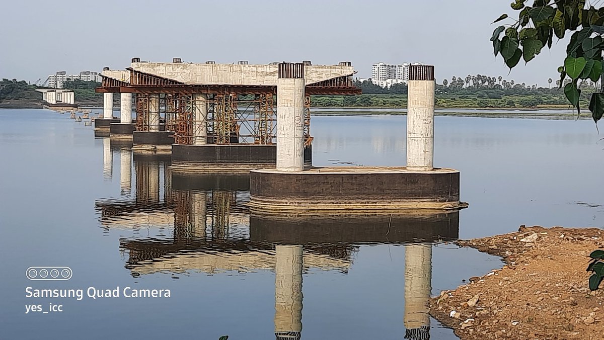 DevelopedSurat's tweet photo. #Bridge on #River_Tapi to
Connect #Ved - #Gurukul to #Variyav #Velancha
#ચોક - #સિંગણપોર - #ડભોલી - #વેડ - #ગુરુકુળ થી #વરિયાવ - #અમરોલી , #વેલંચાં - #NH8 ને જોડતો #તાપી_નદી નો #પુલ
#Surat #KatargamZone #yes_icc Clicked by #FenilThakkar @OurSMC @DrJagdishSurat @anildgoplanibjp https://t.co/Q2piJVdjAb