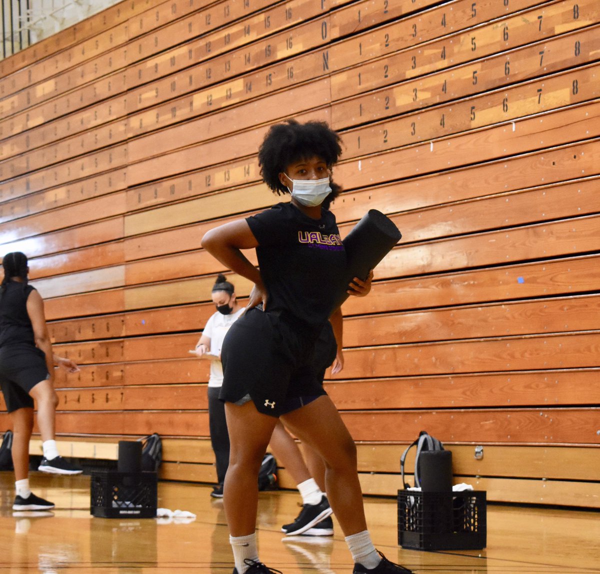 UAlbanyWBB's tweet photo. Who said wearing masks can’t be cute? #BeGreat #MaskUpAE #AEHoops #HEART https://t.co/tKCdaWOJpq