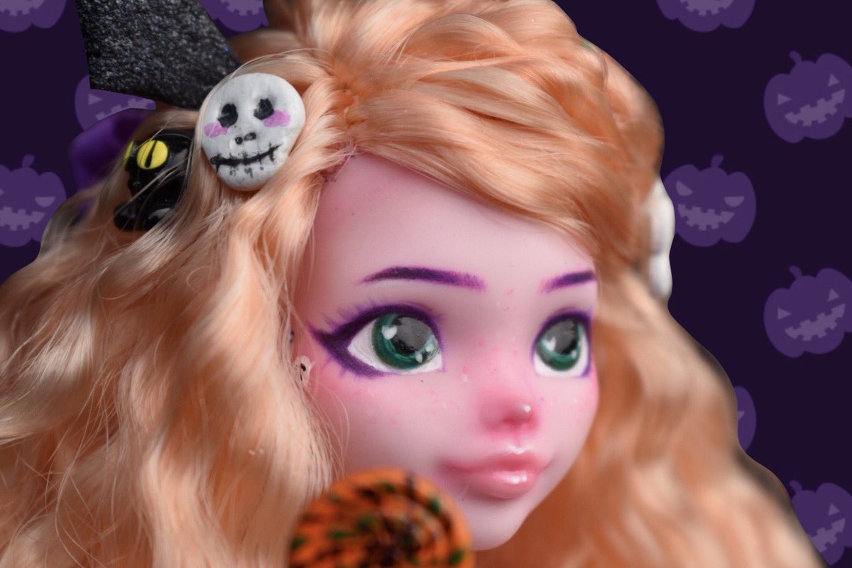 galaxycustom's tweet photo. My Halloween doll inspired by @AlexaPoletti 🎃

#monsterhigh #monsterhighdoll #monsterhighcustom #customdoll #ooakdoll #artdoll #dollartist #halloween #alexapoletti #kawaii #creepycute #pumpkin #spider #skeleton #bats #cats #spooky #trickortreat #halloween2020dollcollab https://t.co/S1Wm5Lzupv