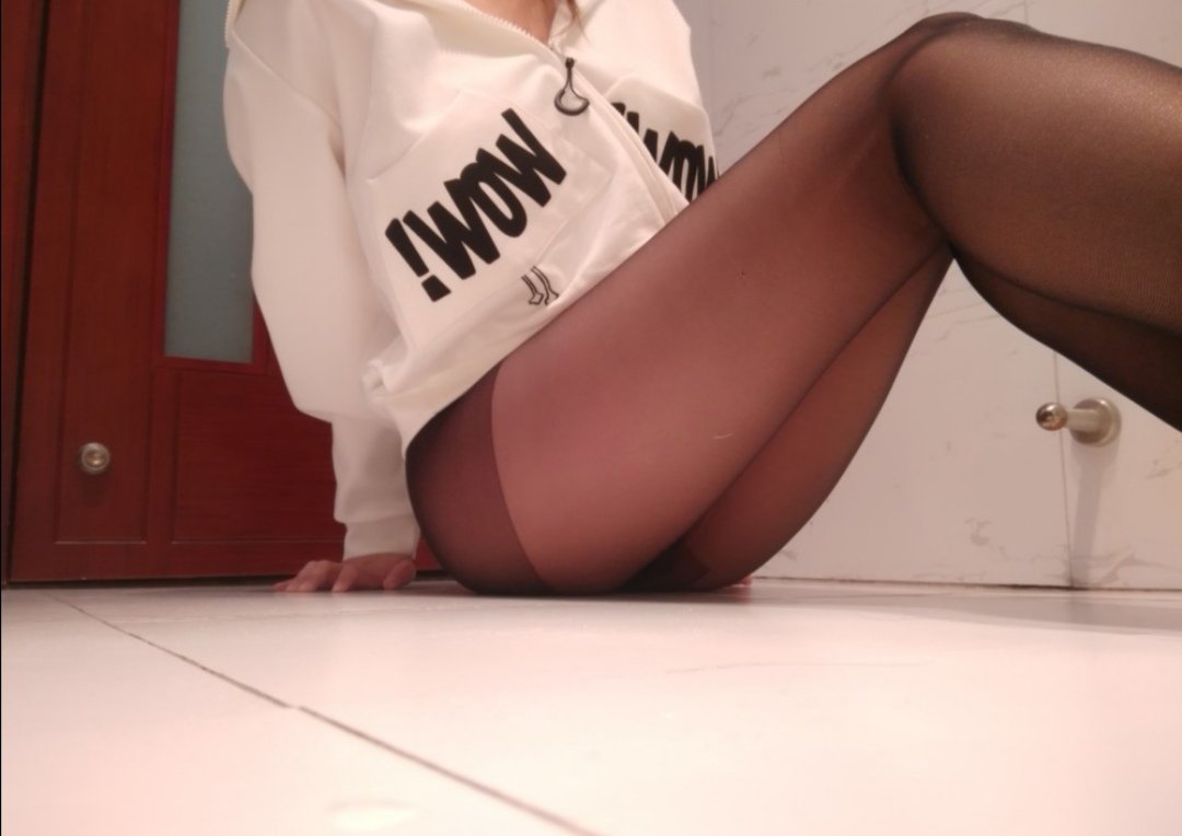 xnenbf's tweet photo. 新人福利姬 好友位门槛很便宜
现在入好友位送套图
投喂私信
#福利姬 #自拍 #母狗 #调教 #学生 #缓交 https://t.co/kXJA9QkQgH