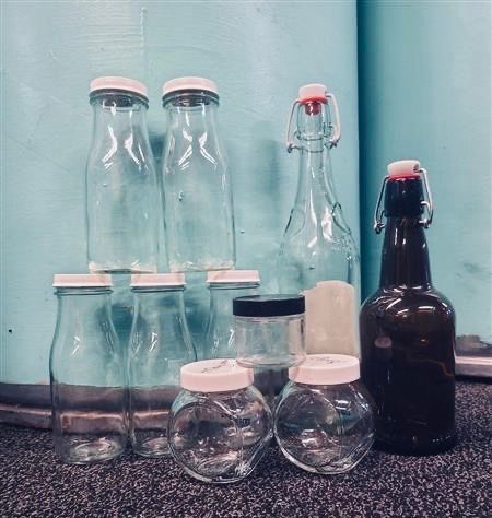 scrap_a2's tweet image. Have you hit our containers section lately? 

Jars, tins, jewelry boxes, plastic tins.. we have them all. Looking for sustainable gift packages or getting organized? We’ve got you!

We’re here until 6pm! 

#SCRAPA2 #CreativeReuse