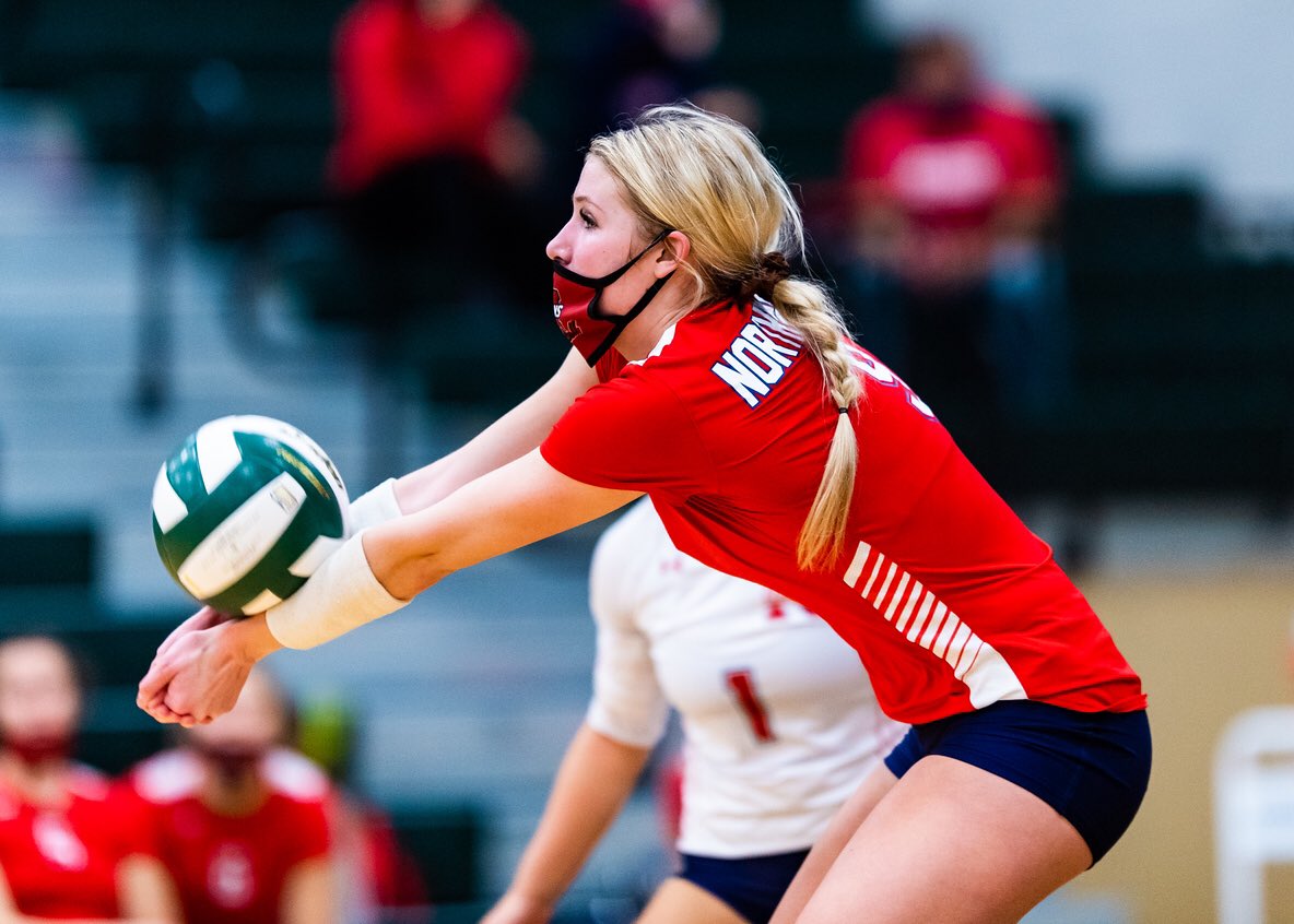TxnVB's tweet photo. Outstanding performance last night by @kennamiller_22 with career highs in kills and digs! Broke two school records surpassing two Texan Volleyball greats: most kills in a match and most kills per set in a match! Proud of you🙌 https://t.co/neG8WhM0vC