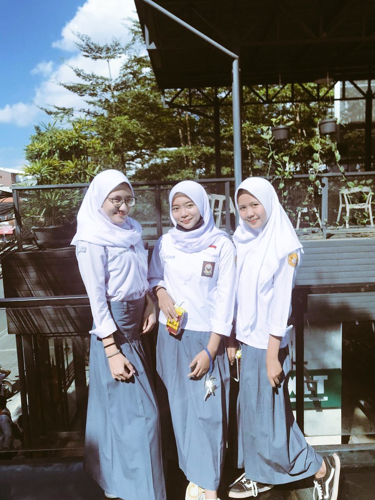 kgn sklh tp mls pas bljr gmn dungs