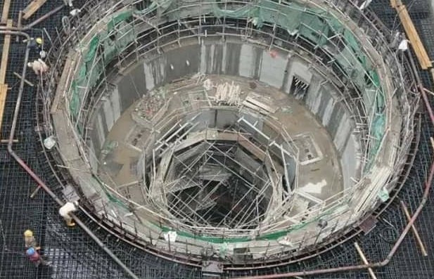 CPEC_UPDATE's tweet photo. #KarotHydropower #720MW, concrete pouring of the last segment of the generator Unit #4 was completed yesterday,marking the completion of the concrete works at powerhouse.
A total of 25,349 cubic meter of concrete was poured, which took 334 days to complete.#CPEC
📷📝#CheapEnergy https://t.co/p1dQXdIH7v