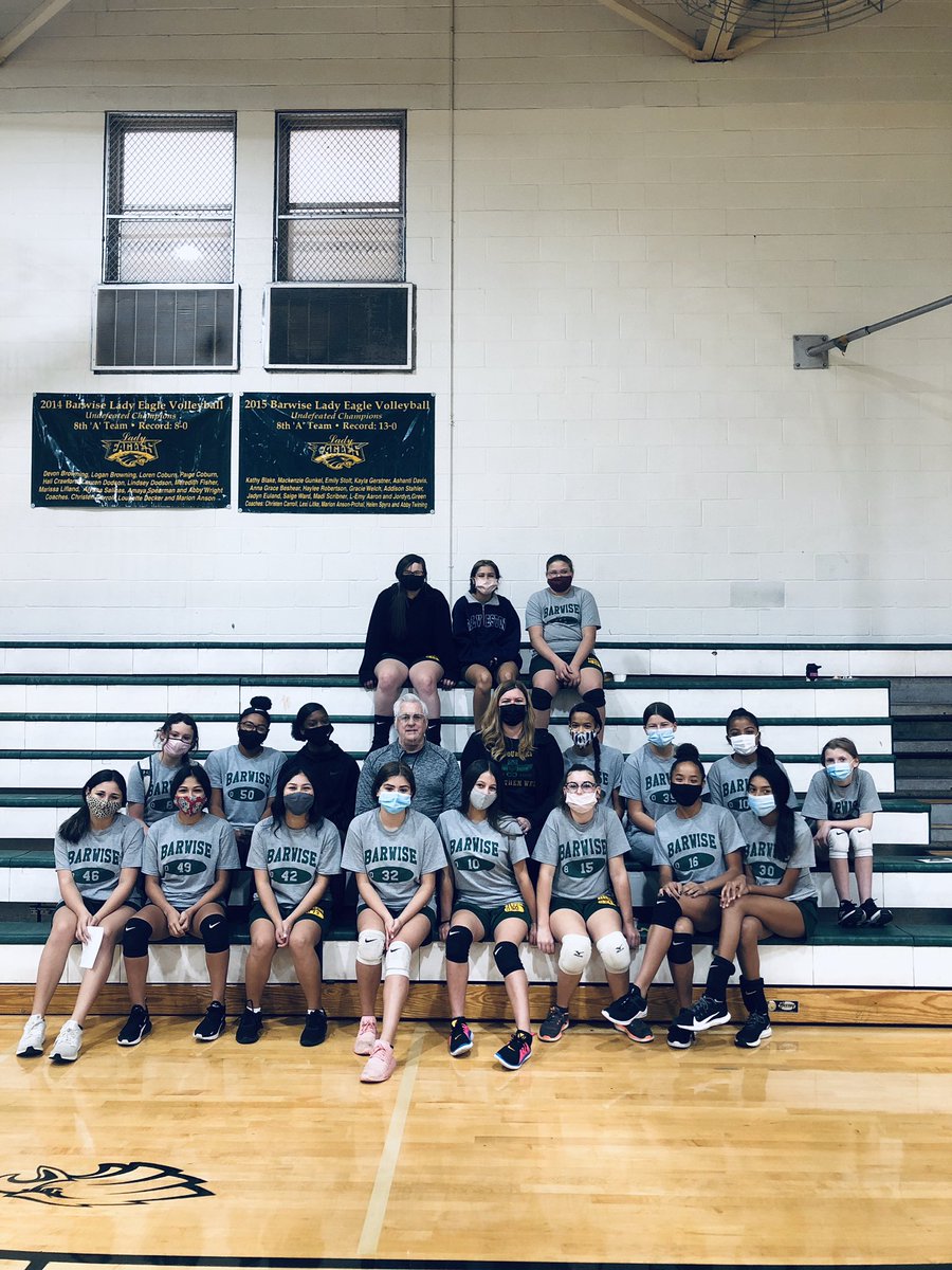 💚🎉💛
We ate 🍪🍿 
We played 🏐
We watched movies 🎥 
We are so grateful that we were able to have a volleyball season. These girls worked so hard, and made their coaches proud. We love our Lady Eagles 🦅