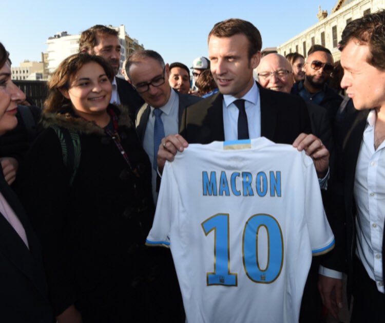 EmmaStandUp's tweet image. « Confinement. Ma chérie t’es en confinement. »
#confinement2 #reconfinement2 #COVID19france #macron20h #BandeOrganisee #Jul