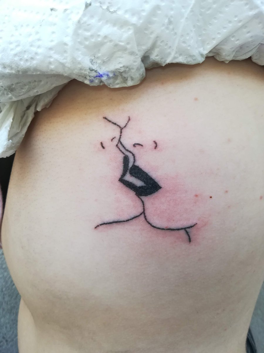 kamikazegangink's tweet photo. Ampiezo este proyecto de nuevo.
Con muchas ganas e ilusión de volver a tatuar pieles y dejaros recuerdos inolvidables.
💉H A N P O K E 💉
#HANDPOKE
#TATTOOPALILLERO
#FREEMACHINE
#TRASHTATOO
Pide tu presupuesto y tu idea.
Tattoos 3cm 20€.
Mandame direct y cuéntame tu idea¡! https://t.co/BYIa1UplI0