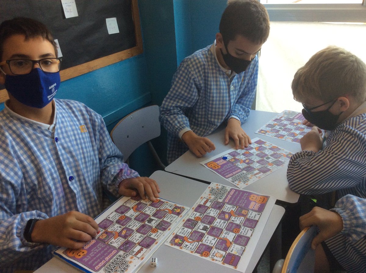 mercedaries's tweet photo. 6thA also playing Halloween board games!
#halloween #english #fsf6prim https://t.co/TPwzR17wsR