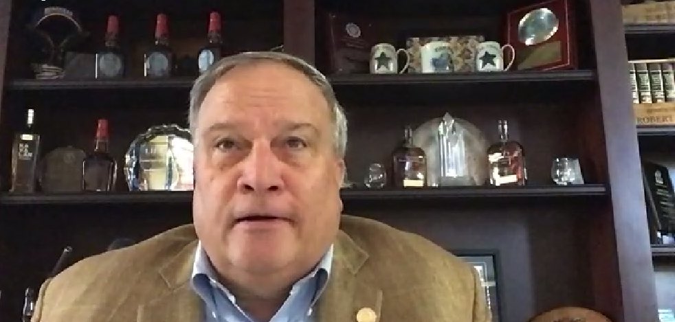KyChamberFdn's tweet photo. Next session is a discussion on policy between Kentucky Senate President @kysenatepres Robert Stivers and @KyChamber Vice President of Public Affairs @KateShanksKY. @KyComeback #KyComeback https://t.co/CUk4qbYfFi