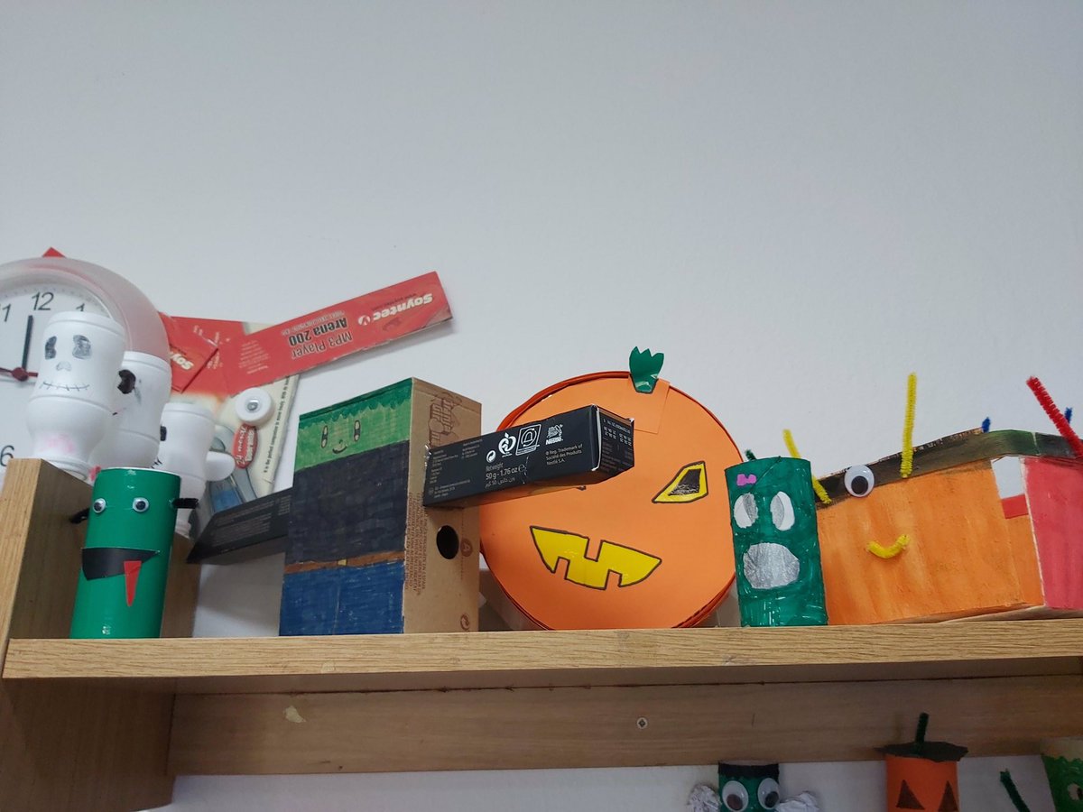 mercedaries's tweet photo. Cm Halloween decorations.
#fsf3prim #fsf4prim #halloween #decorations #recycled https://t.co/zl6ujWzmkC