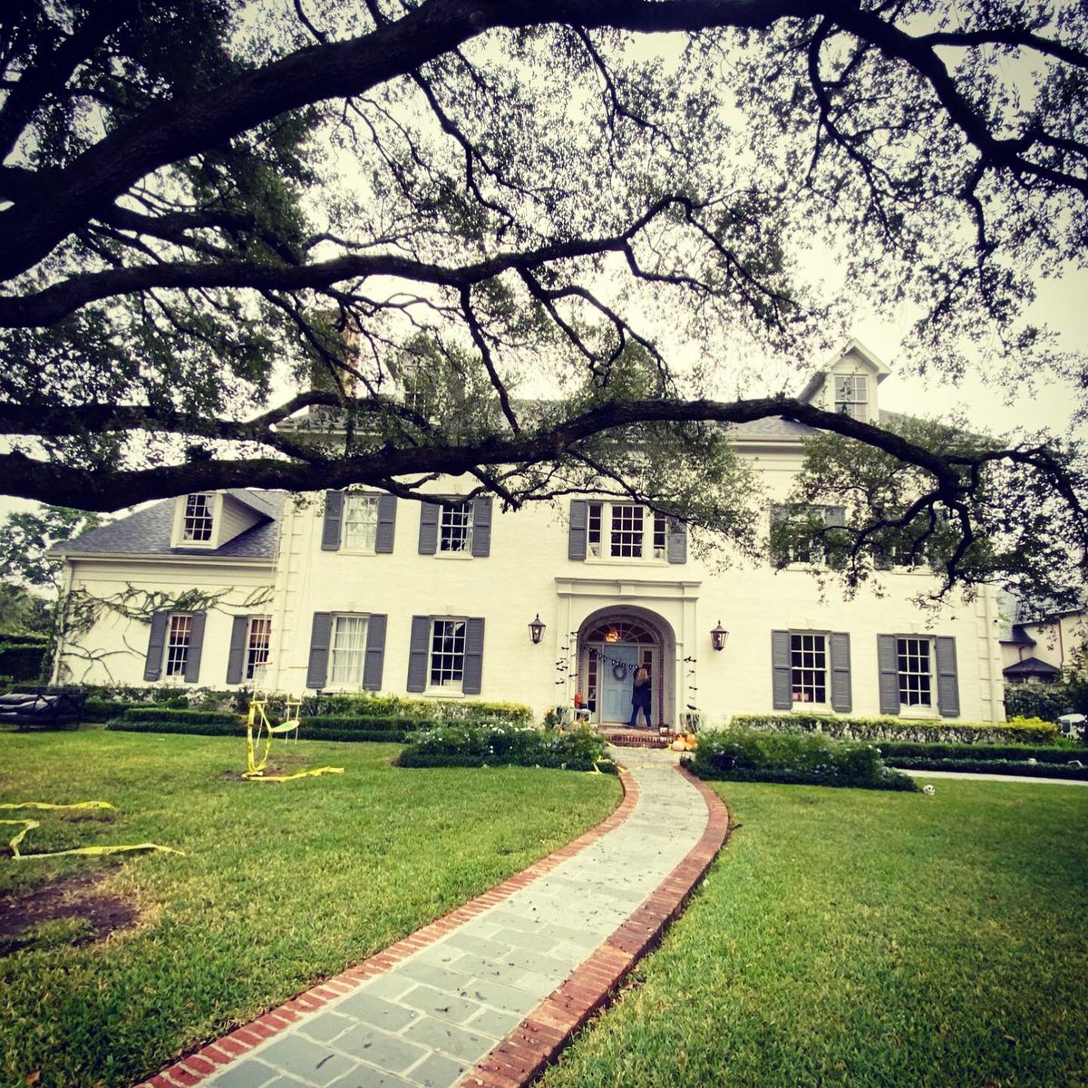 JLElectric3's tweet photo. Don’t underestimate the power of outdoor lighting! Landscape lighting coming soon to this beautiful home! ✨Stay tuned for updates on an outdoor illumination transformation!💡🏠 #lightingexperts #outdoorlighting #electricalconsultant #electricalcontractor #outdoorilluminations https://t.co/CKDzEimCpG