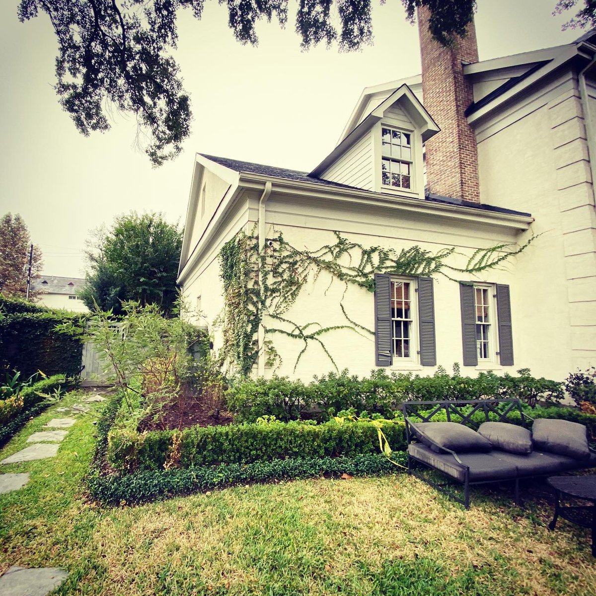 JLElectric3's tweet photo. Don’t underestimate the power of outdoor lighting! Landscape lighting coming soon to this beautiful home! ✨Stay tuned for updates on an outdoor illumination transformation!💡🏠 #lightingexperts #outdoorlighting #electricalconsultant #electricalcontractor #outdoorilluminations https://t.co/CKDzEimCpG