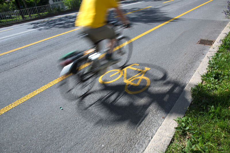 Velohauptroute nach Bümpliz und Niederwangen: Der Gemeinderat hat einen Kredit für die Routenplanung und erste Signalisierungen und Markierungen gesprochen. bern.ch/mediencenter/m…