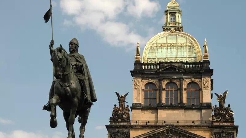 CzNpdm's tweet photo. Dnešní významný den patří naší republice. 
Slavíme totiž 102 let od vzniku samostatného československého státu. 
I přes to, v jaké nelehké době se nacházíme, bychom neměli zapomenout na naší krásnou zemi! https://t.co/1gmlCOGCzZ