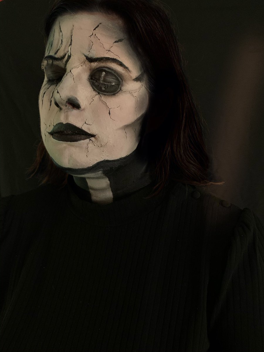 bucknblueeyes's tweet image. #LPMakeUpComp hi @LiamPayne  I’m posting my Halloween makeup. Hope you like it 👻🕸🕷