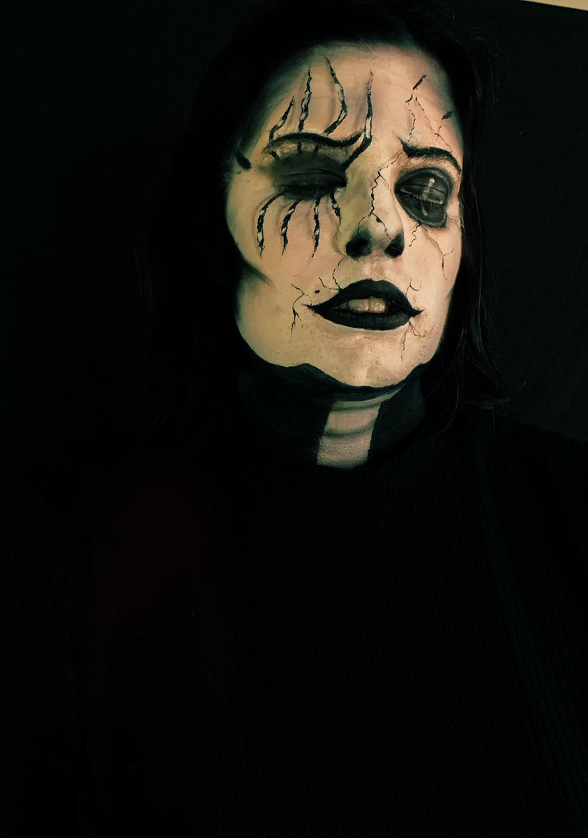 bucknblueeyes's tweet image. #LPMakeUpComp hi @LiamPayne  I’m posting my Halloween makeup. Hope you like it 👻🕸🕷