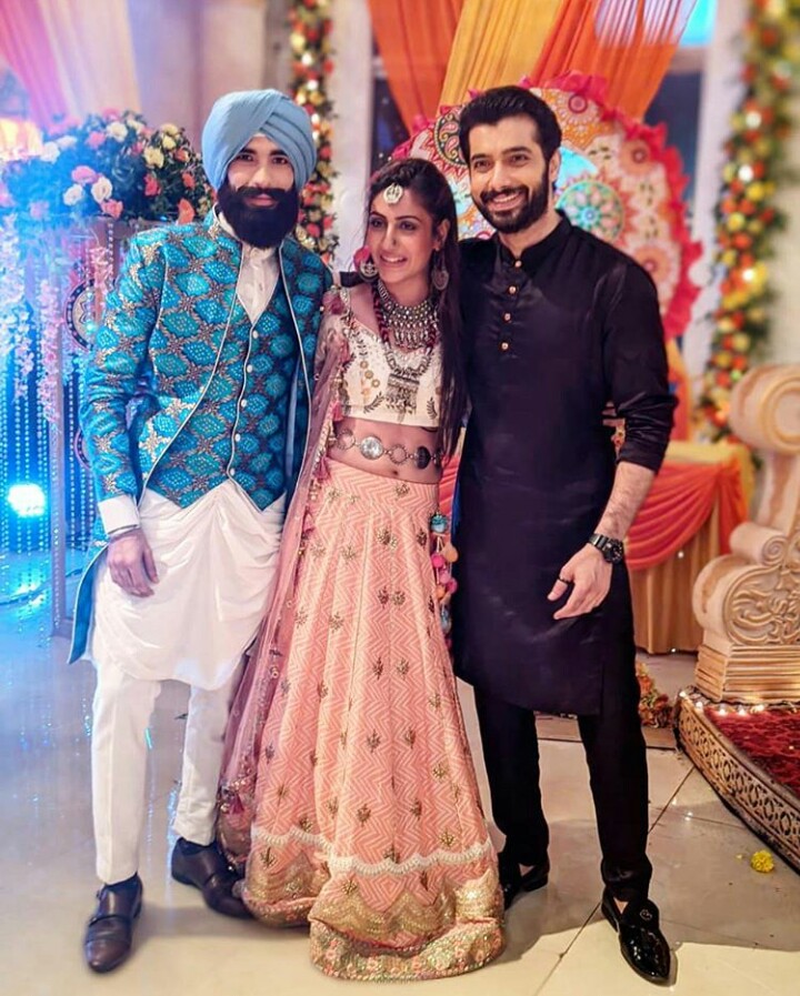 umama_younus's tweet photo. Our happy placeπππ
~via #SharadMalhotra IG post!!!
#Naagin5 #SurbhiChandna #MohitSehgal #Jaybani #VAni https://t.co/qqcRj6Swqg