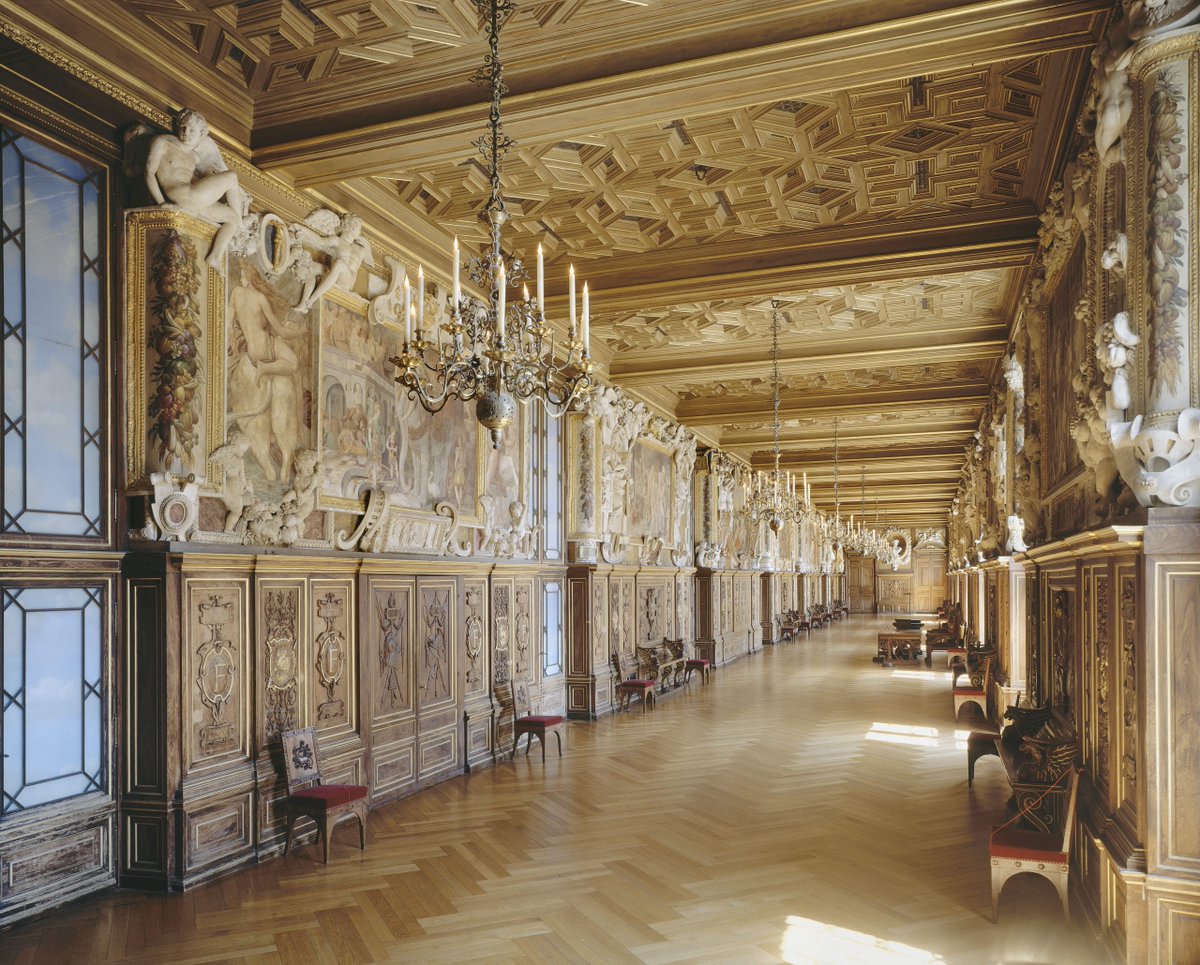 Ce sont 34 rois et 2 empereurs qui ont séjourné au Château de Fontainebleau. Chacun a modifié les espaces et la décoration de cette bâtisse appréciée pour son confort, sa proximité avec Paris et surtout, son environnement exceptionnel !

➡️ influence-ce.fr/?job_listing=6…