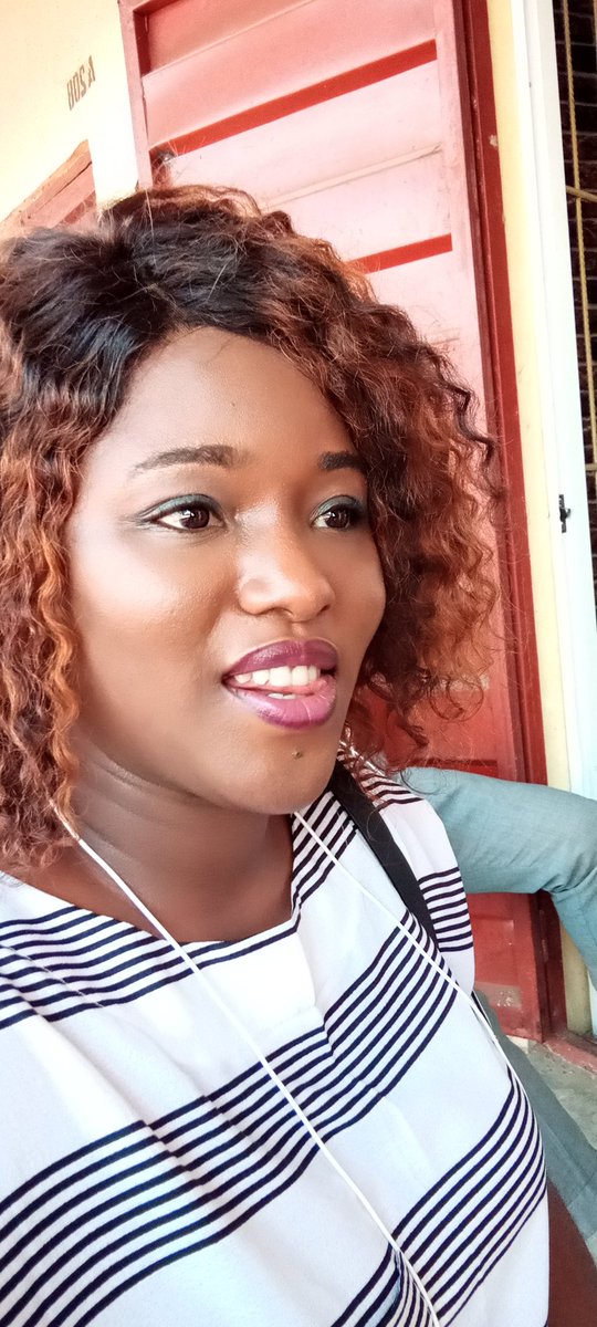 zeelynempire's tweet image. Her smile alone secures the bag....
She can be your model
Just chat me up let&apos;s sign the contract........
#AmazonSpecialsRedmiNote9 
#davido 
#omoniboli 
#closeup #tecnoxwizkid #Laycon #NigerianWomenArise #Nengi #DorathyBachor #TylerPerry